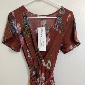 Bella Ella Boutique ILLA ILLA Floral Wrap Dress Size Small w/ Tags
